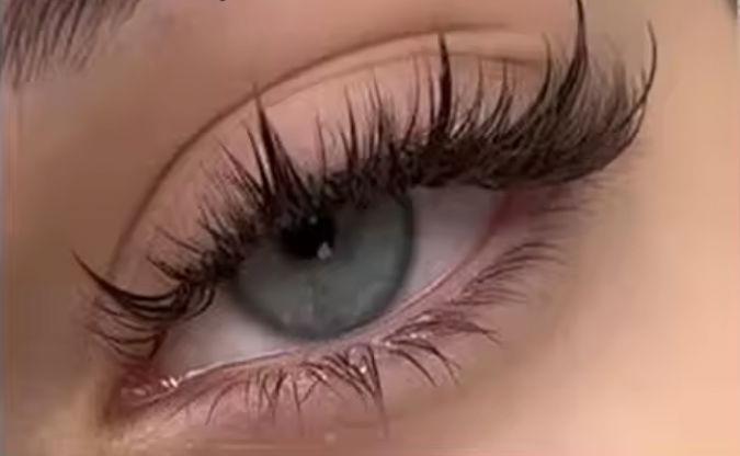 Elara Cils Magnétiques – Collection NOVA
